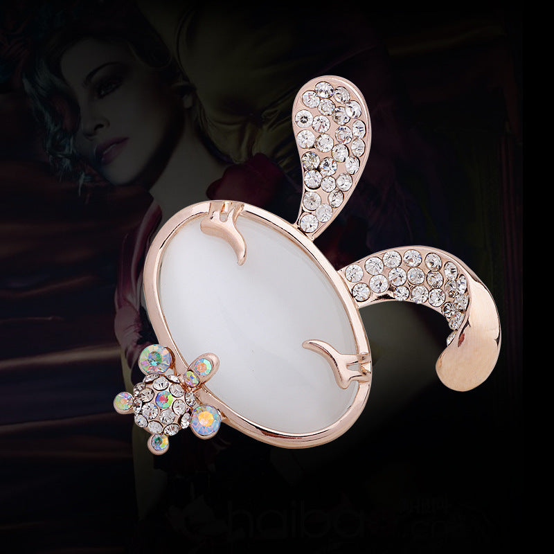 Cute long-eared little white rabbit diamond brooch | Lucky Guardian