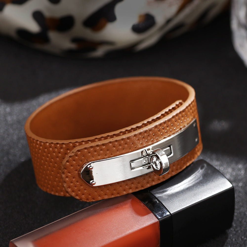 Nordic Rune Leather Bracelet | Fashion Show Style | Personalized and Versatile Women's Bracelet