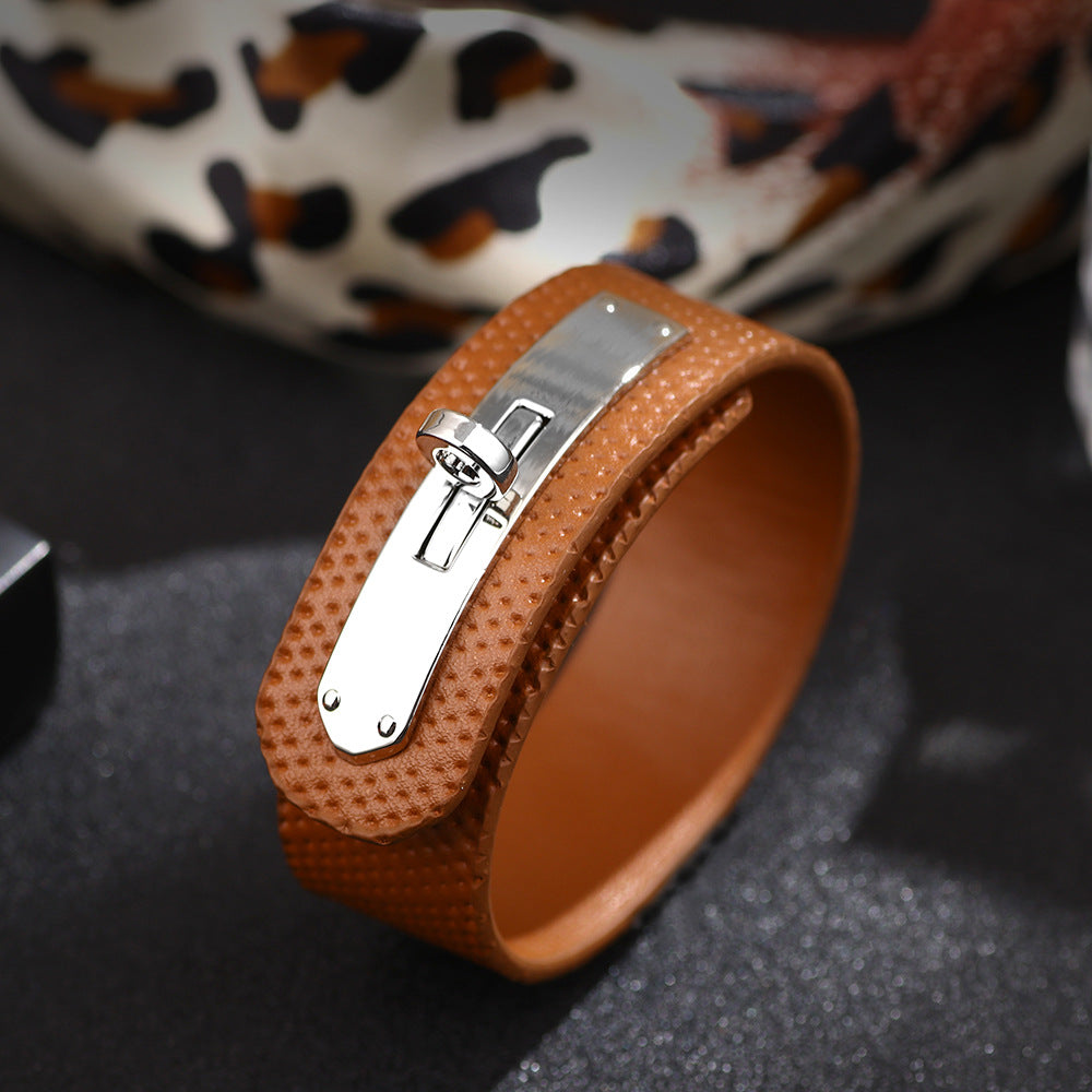 Nordic Rune Leather Bracelet | Fashion Show Style | Personalized and Versatile Women's Bracelet