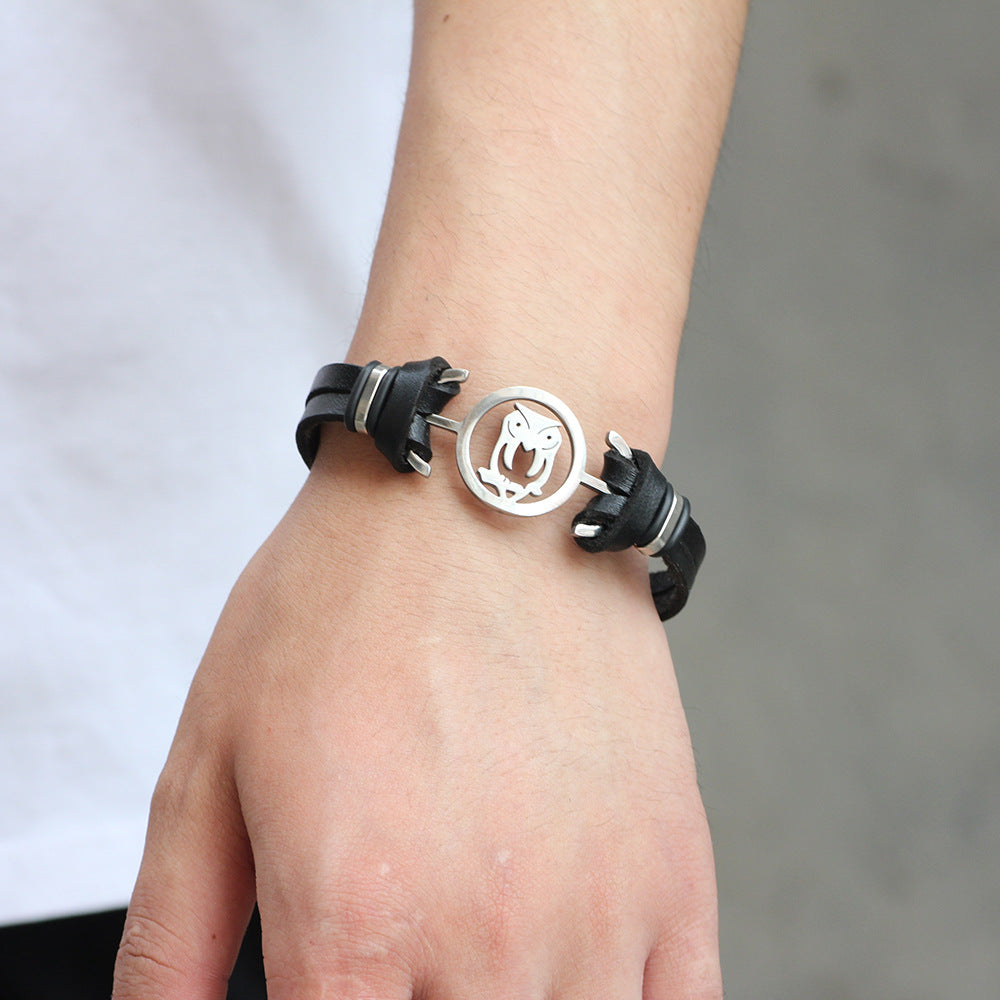 Nordisches mysteriöses Eulentotem-Armband aus Edelstahl mit ausgehöhltem Energieschutz aus echtem Leder 