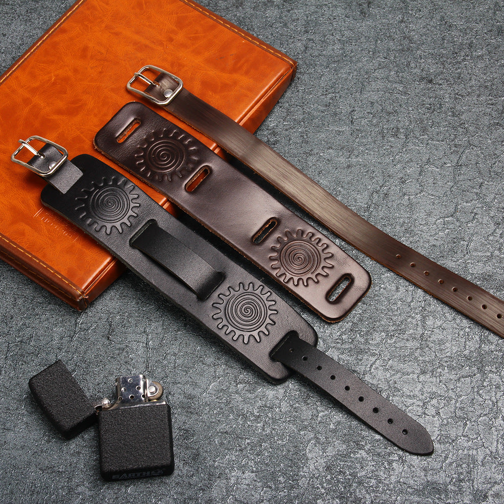 Sonnengott Totem Rindsleder Armband | Retro und personalisiert | Energieschutz 