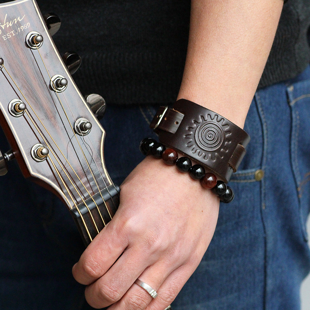 Sonnengott Totem Rindsleder Armband | Retro und personalisiert | Energieschutz 