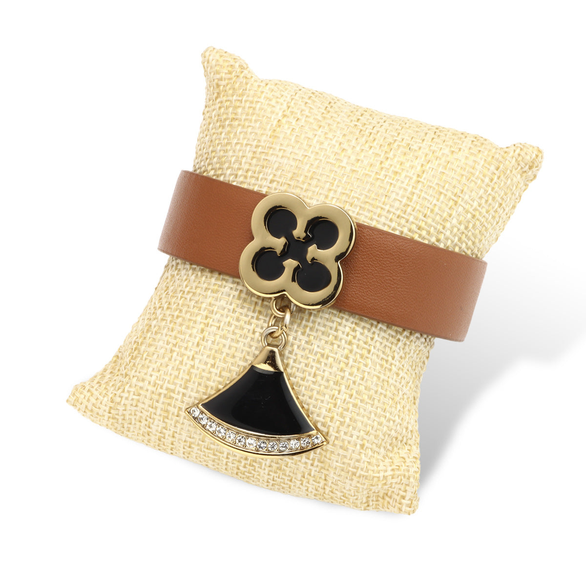 Lucky Charm PU Leather Bracelet with Rhinestone - inlaid Fan - shaped Four - leaf Clover (Fresh Style)